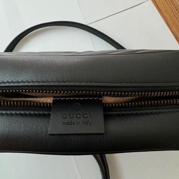 Gucci GG Marmont Small Shoulder Bag - Picture 5 of 9